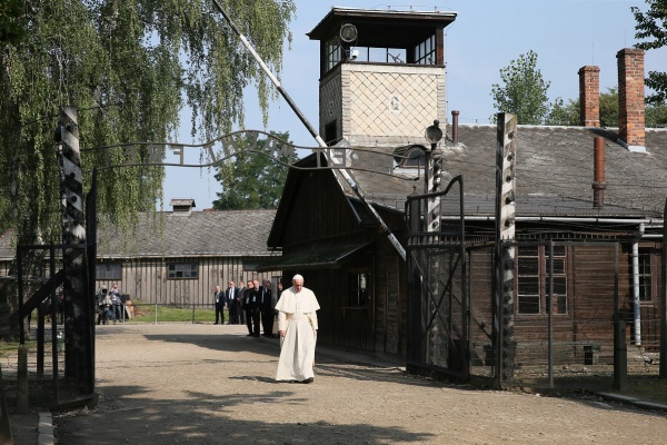 papież franciszek w auschwitz